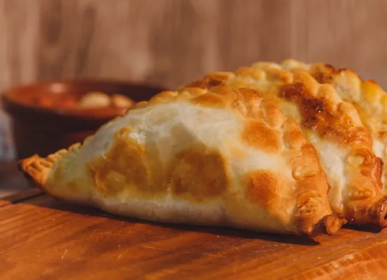 Empanada de Jam&oacute;n y queso